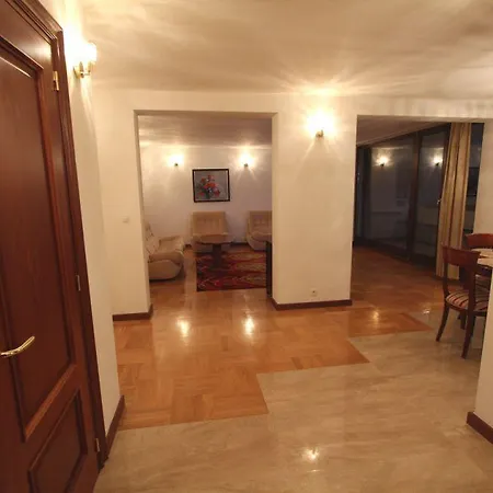 Apartment Nowiniarska Near The Old Town Warsaw Exterior photo